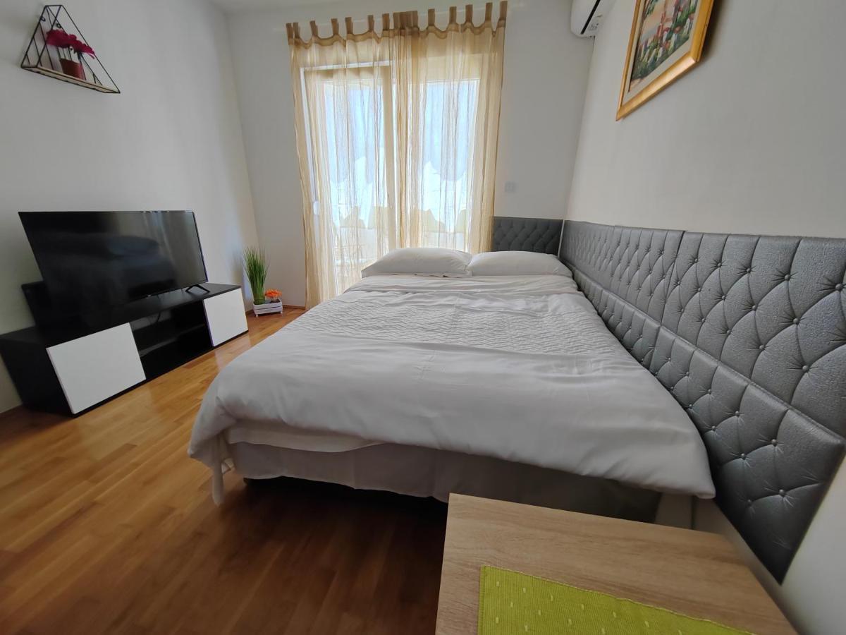 Ivano-free Parking - Self Check In Apartman *