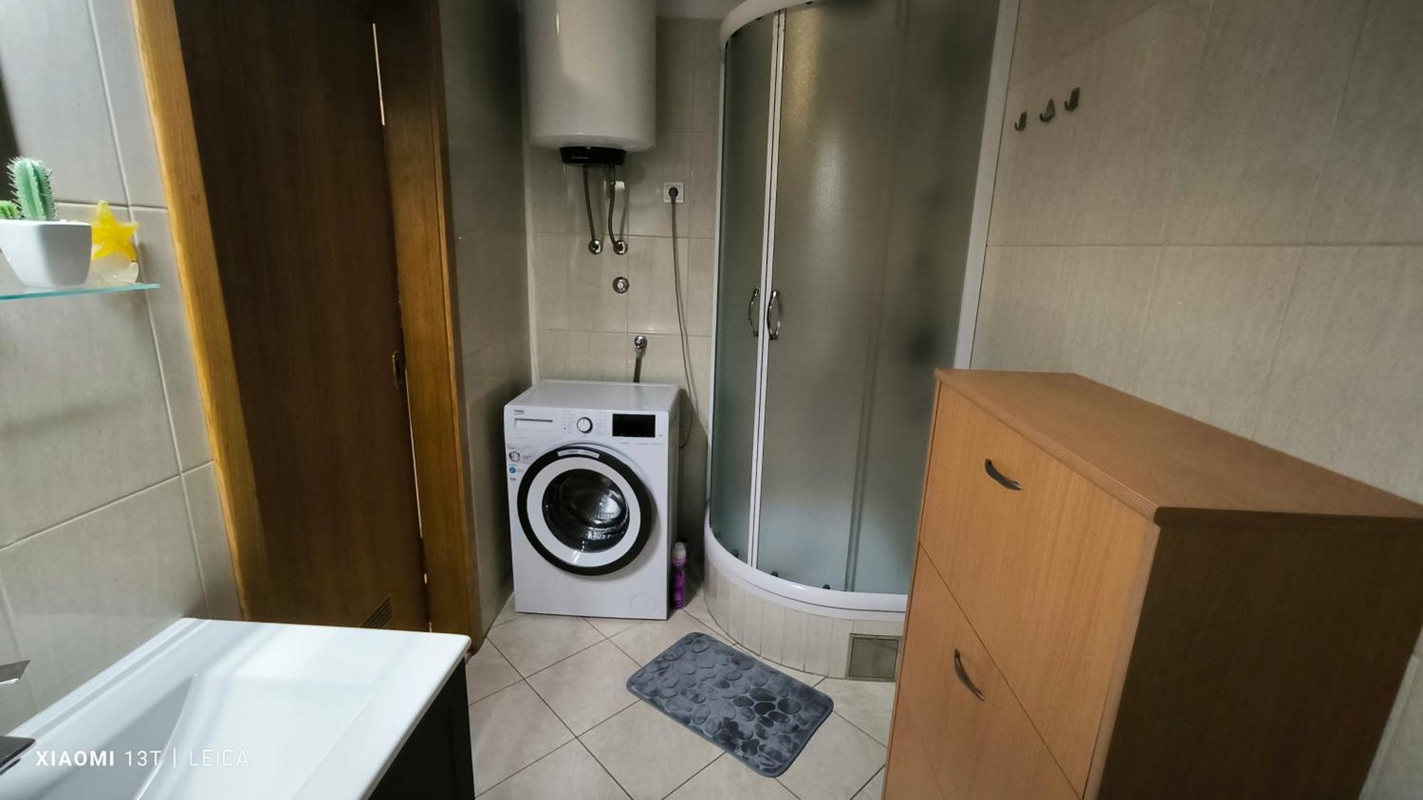 Apartment Ivano-free Parking - Self Check In
